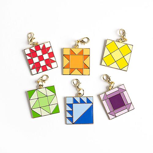 Pouch Club Enamel Zipper Pulls 6ct CL141 Bag Making Moda Fabrics